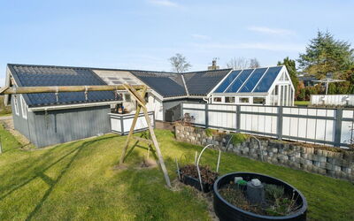 Vrage - 800M from the Sea