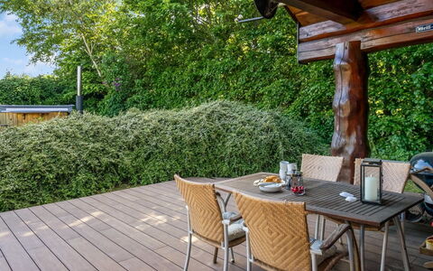 Stamen - 200M from the Sea: Piscine, Mobilier De Jardin, Meubles, Recours, Dalle, Eco Hôtel, Ombre, Chaise, Loisir, Biens