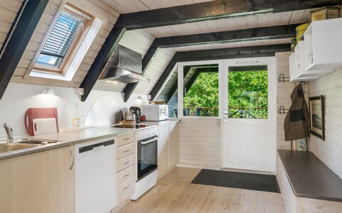 Vladanka - from the Sea: Bois, Plafond, Sol, Design Intérieur, Cuisine, Meubles, Sol, Grenier, Comptoir, Pièce