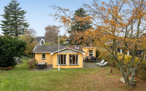 Samine - 100M from the Sea: Meubles, Design Intérieur, Sol, Bois, Sol, Plafond, Parquet, Chaise, Table, Éclairage