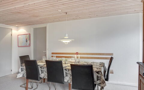Samine - 100M from the Sea: Meubles, Design Intérieur, Sol, Bois, Sol, Plafond, Parquet, Chaise, Table, Éclairage