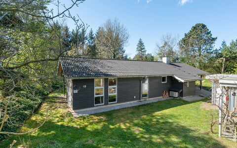 Marlien - 1Km to the Fjord: Maison, Domicile, Toit, Chalet, Biens, Aménagement Paysager, Batiments Jardin, Siding, Ferme