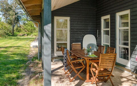 Marlien - 1Km to the Fjord: Bleu, Arbuste, Chalet, Couverture De Sol, Jardin, Biens, Ombre, Aménagement Paysager, Ferme, Eco Hôtel
