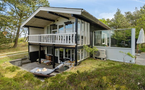Freda - 100M to the Fjord: Toit, Maison, Lot Terre, Domicile, Chalet, Biens, Batiments Jardin, Ombre, Cabane En Rondins, Aménagement Paysager