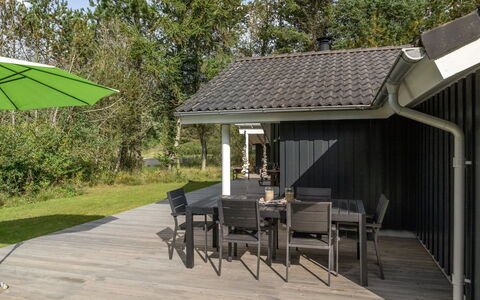 Grimi - 4Km from the Sea: Chalet, Domicile, Maison, Toit, Porche, Biens, Siding, Batiments Jardin, Ferme, Cour
