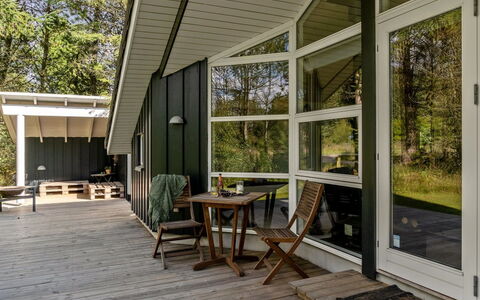 Grimi - 4Km from the Sea: Chalet, Domicile, Maison, Toit, Porche, Biens, Siding, Batiments Jardin, Ferme, Cour