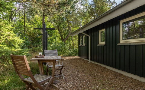 Grimi - 4Km from the Sea: Chalet, Domicile, Maison, Toit, Porche, Biens, Siding, Batiments Jardin, Ferme, Cour