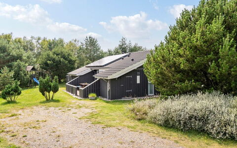Gothfred - 1Km from the Sea: Maison, Domicile, Chalet, Biens, Cour, Ferme, Siding, Batiments Jardin, Porche