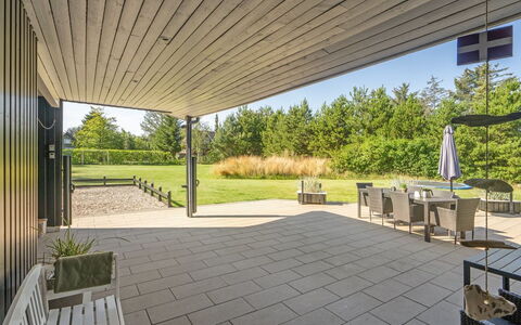 Wilja - 400M from the Sea: Meubles, Design Intérieur, Chaise, Sol, Table, Recours, Sol, Plafond, Pièce, Eco Hôtel
