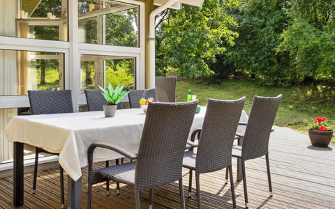 Karitte - 5Km from the Sea: Bleu, Arbuste, Chalet, Couverture De Sol, Jardin, Biens, Ombre, Aménagement Paysager, Ferme, Eco Hôtel