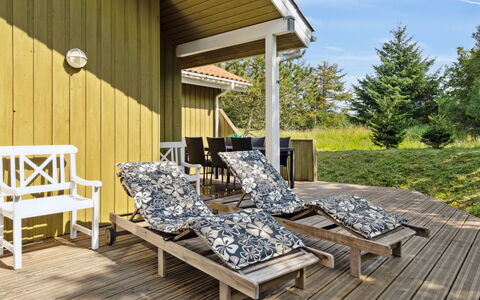 Karitte - 5Km from the Sea: Bleu, Arbuste, Chalet, Couverture De Sol, Jardin, Biens, Ombre, Aménagement Paysager, Ferme, Eco Hôtel