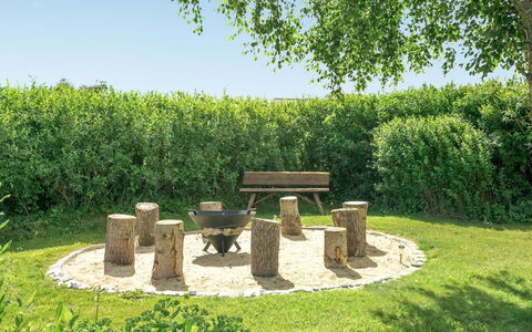 Swipdagh - 500M from the Sea: Bois, Domicile, Porche, Plate-Forme, Dur, Toit, Tache De Bois, Parquet, Eco Hôtel