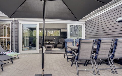 Henriete - 3.5Km from the Sea: Mobilier De Jardin, Meubles, Chaise, Tableau De Plein Air, Plate-Forme, Porche, Composite, Patio, Table Cuisine Et Salle A Manger, Porte