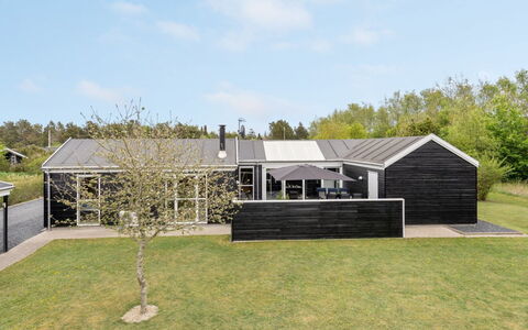 Henriete - 3.5Km from the Sea: Toit, Domicile, Chalet, Biens, Jardin, Cour, Aménagement Paysager, Ombre, Ferme, Arrière-Cour