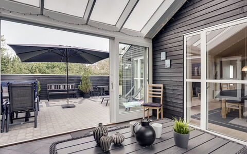 Henriete - 3.5Km from the Sea: Plafond, Sol, Design Intérieur, Sol, Composite, Meubles, Recours, Hôtel, Conception, Daylighting