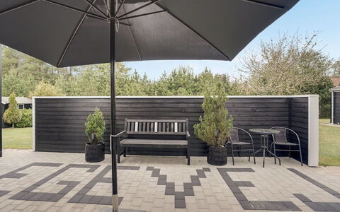 Henriete - 3.5Km from the Sea: Plafond, Sol, Design Intérieur, Sol, Composite, Meubles, Recours, Hôtel, Conception, Daylighting