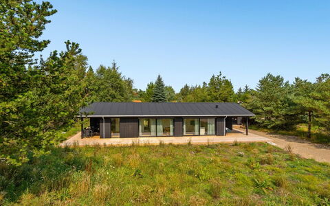 Vigga - 800M from the Sea: Architecture, Toit, Domicile, Composite, Daylighting, Siding, Allée