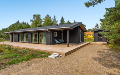 Vigga - 800M from the Sea: Architecture, Toit, Domicile, Composite, Daylighting, Siding, Allée