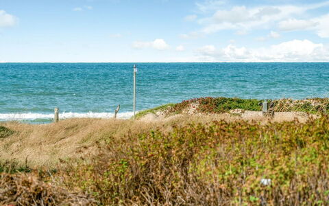 Esma - 150M from the Sea: Ciel, Bleu, L'Eau, Jour, Vert, Plan D'Eau, Horizon, Environnement Naturel, Mer