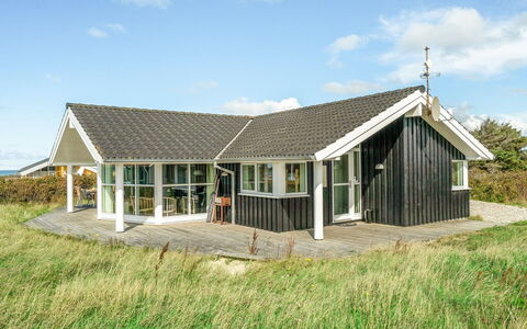 Esma - 150M from the Sea: Toit, Maison, Domicile, Architecture, Chalet, Porte, Zone Rurale, Lot Terre, Biens, Siding