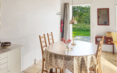 Elef - 2.0Km from the Sea: Maison, Domicile, Zone Résidentielle, Toit, Chalet, Lot Terre, Biens, Cour, Jardin, Siding