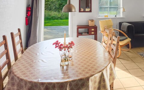 Elef - 2.0Km from the Sea: Maison, Domicile, Zone Résidentielle, Toit, Chalet, Lot Terre, Biens, Cour, Jardin, Siding