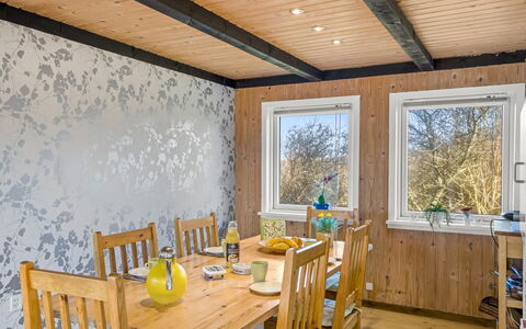 Stella - 700M from the Sea: Bois, Toit, Architecture, Domicile, Maison, Chalet, Siding, Dur, Pente, Biens