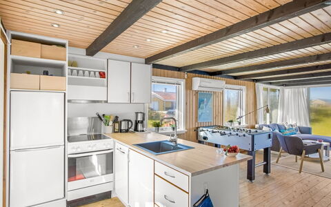 Stella - 700M from the Sea: Bois, Toit, Architecture, Domicile, Maison, Chalet, Siding, Dur, Pente, Biens