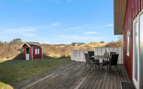 Stella - 700M from the Sea: Bois, Toit, Architecture, Domicile, Maison, Chalet, Siding, Dur, Pente, Biens