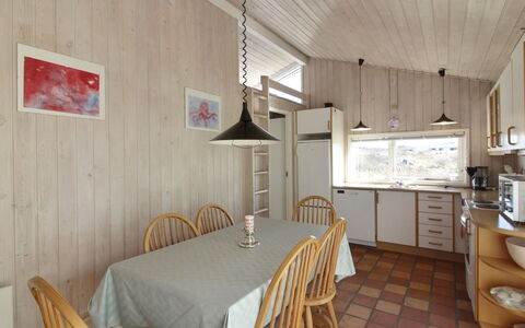 Styrman - 600M from the Sea: Meubles, Design Intérieur, Sol, Bois, Sol, Plafond, Parquet, Chaise, Table, Éclairage