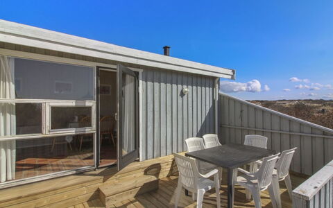 Styrman - 600M from the Sea: Meubles, Design Intérieur, Sol, Bois, Sol, Plafond, Parquet, Chaise, Table, Éclairage