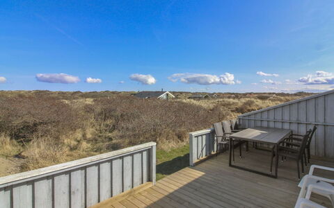Styrman - 600M from the Sea: Meubles, Design Intérieur, Sol, Bois, Sol, Plafond, Parquet, Chaise, Table, Éclairage
