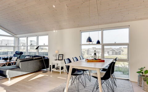 Dimka - 300M from the Sea: Bois, Plafond, Sol, Design Intérieur, Sol, Luminaire, Meubles, Parquet, Salon, Table Cuisine Et Salle A Manger