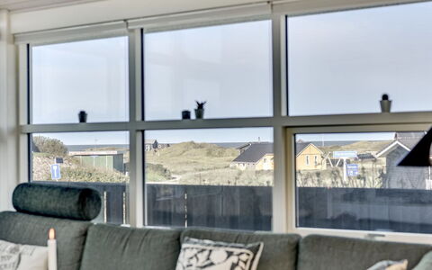 Dimka - 300M from the Sea: Design Intérieur, Sol, Verre, Salon, Daylighting, Canapé, Plafond, Traitement De Fenetre