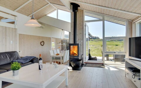 Welma - 500M from the Sea: Plafond, Domicile, Chalet, Salon, Dur, Parquet, Planche, Porche, Chaise