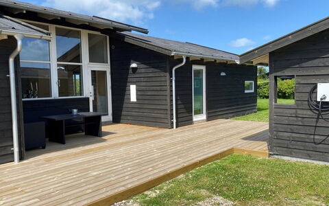 Preben - 500M from the Sea: Meubles, Design Intérieur, Sol, Bois, Sol, Plafond, Parquet, Chaise, Table, Éclairage