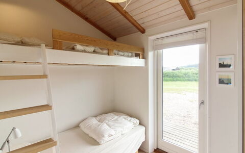Preben - 500M from the Sea: Bois, Domicile, Chalet, Tache De Bois, Dur, Chambre, Daylighting, Planche, Lit, Batiments Jardin