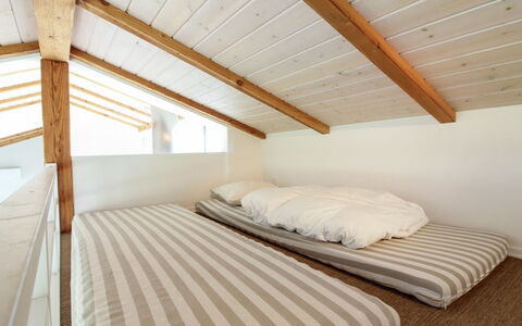 Preben - 500M from the Sea: Design Intérieur, Bois, Plafond, Sol, Sol, Lit, Meubles, Chambre, Pièce, Grenier