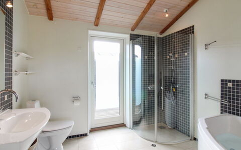 Preben - 500M from the Sea: Luminaire Plomberie, Sol, Sol, Plafond, Design Intérieur, Salle De Bains, Éclairage, Porte, Plomberie, Domicile