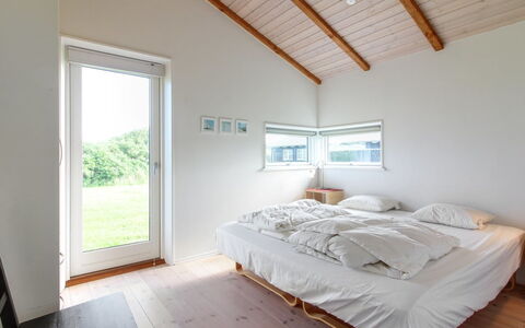 Preben - 500M from the Sea: Bois, Plafond, Sol, Sol, Domicile, Design Intérieur, Chambre, Parquet, Lit, Dur