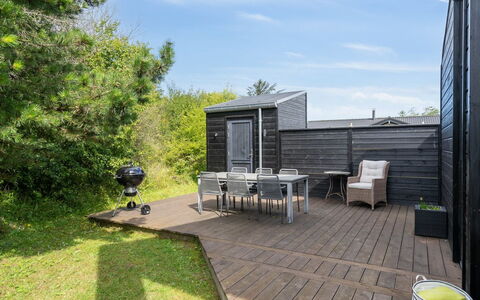 Herdie - 900M from the Sea: Meubles, Design Intérieur, Sol, Bois, Sol, Plafond, Parquet, Chaise, Table, Éclairage
