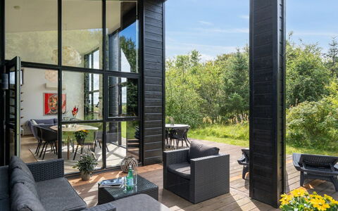 Herdie - 900M from the Sea: Meubles, Design Intérieur, Sol, Bois, Sol, Plafond, Parquet, Chaise, Table, Éclairage
