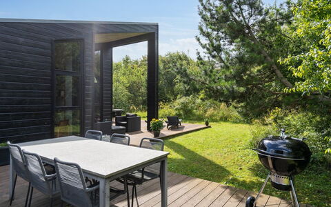 Herdie - 900M from the Sea: Meubles, Design Intérieur, Sol, Bois, Sol, Plafond, Parquet, Chaise, Table, Éclairage
