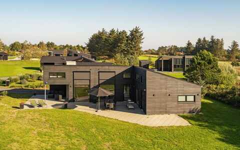 Alva - 998M from the Sea: Piscine, Mobilier De Jardin, Meubles, Recours, Dalle, Eco Hôtel, Ombre, Chaise, Loisir, Biens