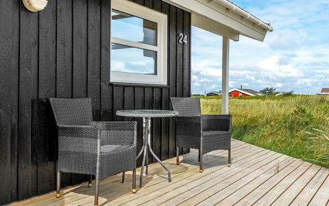 Fanni - 460M from the Sea: Meubles, Design Intérieur, Sol, Bois, Sol, Plafond, Parquet, Chaise, Table, Éclairage
