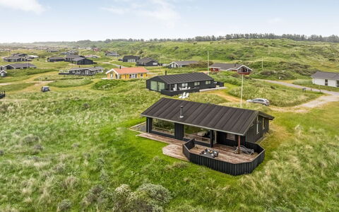 Yma - 200M from the Sea: Maison, Domicile, Chalet, Biens, Cour, Ferme, Siding, Batiments Jardin, Porche