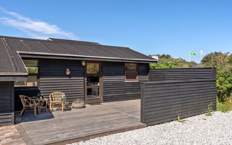 Grubbe - 600M from the Sea: Toit, Maison, Lot Terre, Domicile, Chalet, Biens, Batiments Jardin, Ombre, Cabane En Rondins, Aménagement Paysager