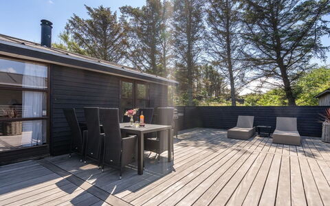 Grubbe - 600M from the Sea: Toit, Maison, Lot Terre, Domicile, Chalet, Biens, Batiments Jardin, Ombre, Cabane En Rondins, Aménagement Paysager
