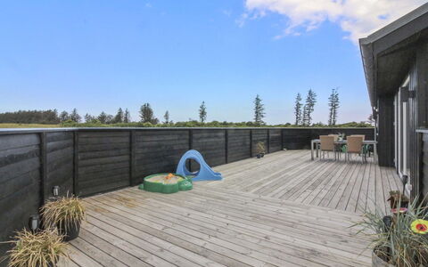 Minna - 975M from the Sea: Meubles, Design Intérieur, Sol, Bois, Sol, Plafond, Parquet, Chaise, Table, Éclairage
