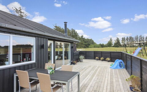 Minna - 975M from the Sea: Meubles, Design Intérieur, Sol, Bois, Sol, Plafond, Parquet, Chaise, Table, Éclairage